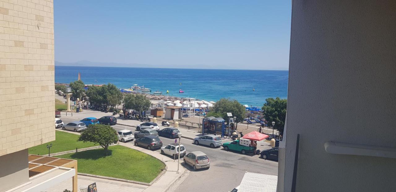 Chambre Double ou Lits Jumeaux - Vue Partielle sur Mer
